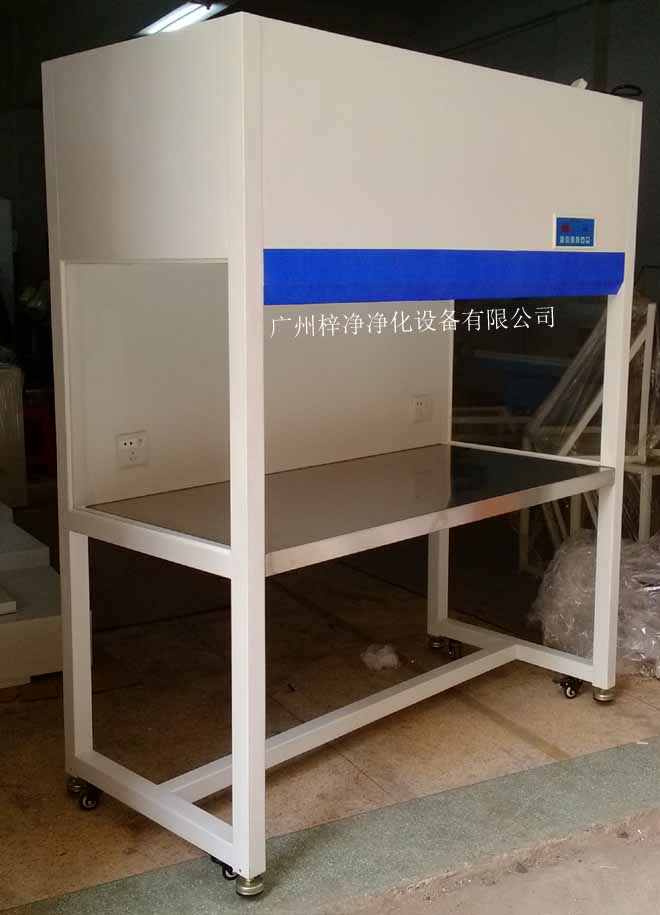潔凈工作臺,是一種提供局部無塵、無菌工作環(huán)境的空氣凈化設(shè)備。