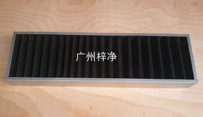 活性碳過濾器廣泛用于化學、制藥、食品、娛樂場所、需要凈化空氣的場所， 有害氣體如苯、甲醛、氨氣等的吸附脫除 溶劑的回收 ，采用活性炭氈比表面積大，吸附能力強，迅速處理各種有害氣體, 有效潔凈空氣對氣味的控制。