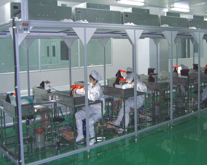 百級潔凈棚作為一種高級別的潔凈室設(shè)施，其在生物制藥過程中的重要性不言而喻。